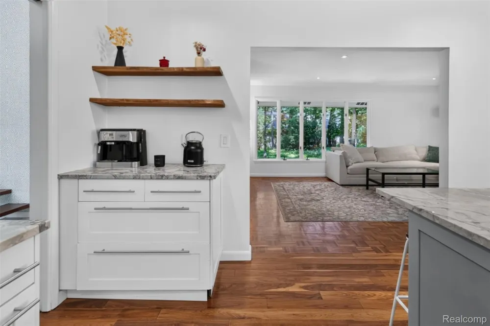 7388 Lindenmere Drive Bloomfield Hills City, MI 48301