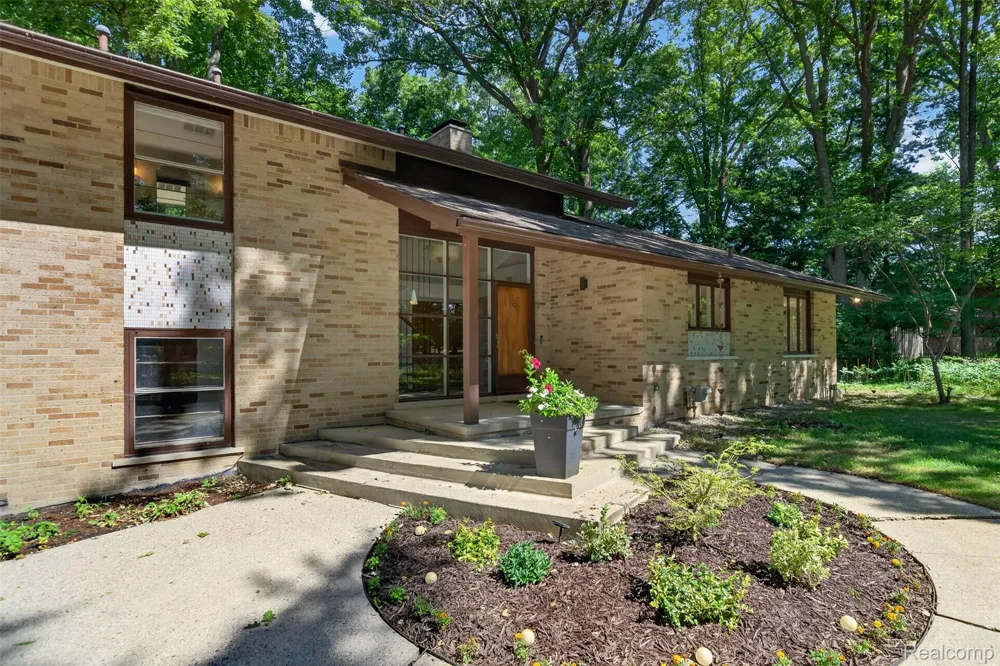 7388 Lindenmere Drive Bloomfield Hills City, MI 48301