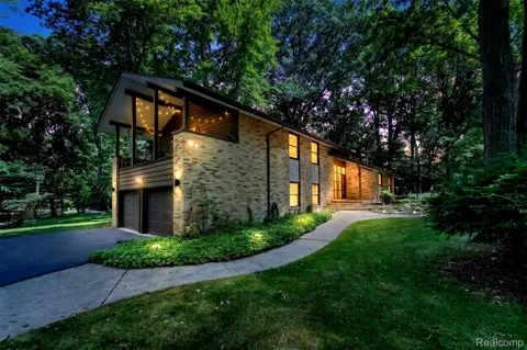 7388 Lindenmere Drive