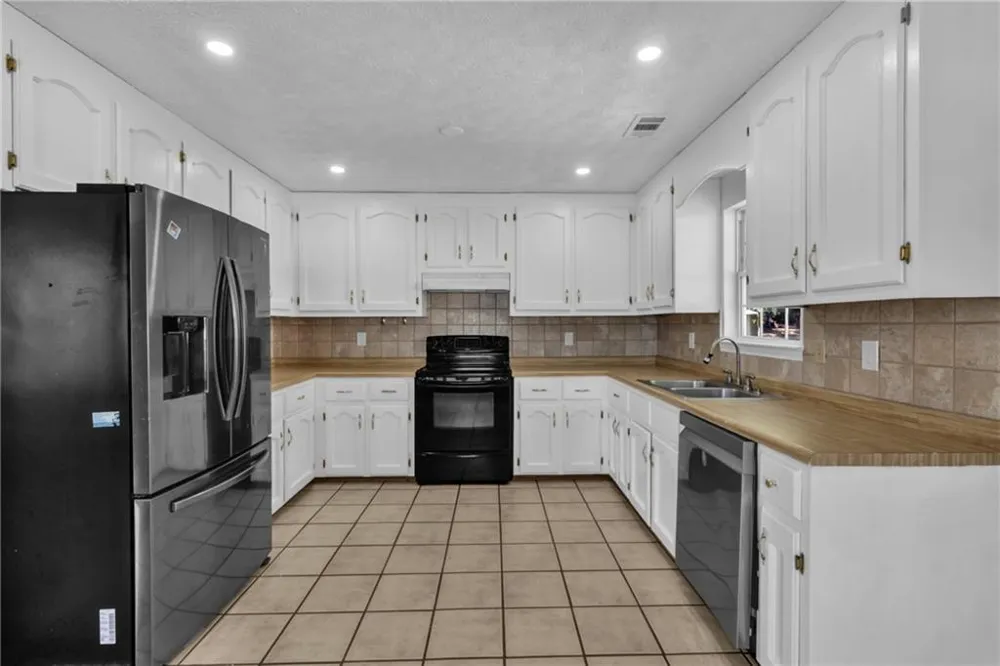 108 Lillie Lane Maysville, GA 30558