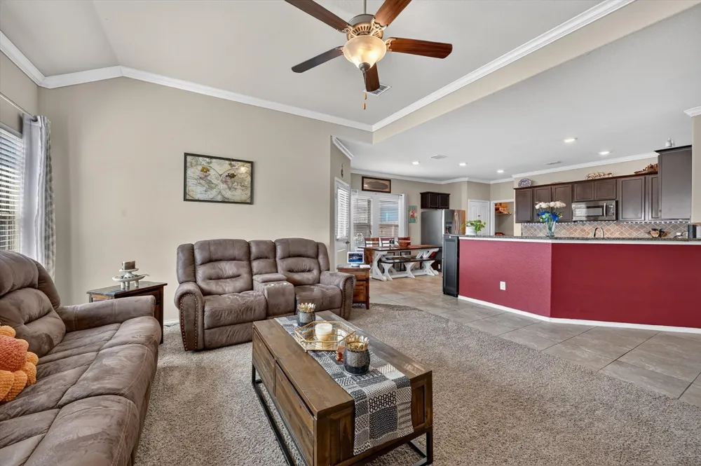 1332 Foxglove Lane Burleson, TX 76028