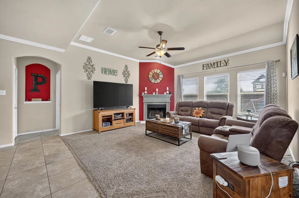 1332 Foxglove Lane Burleson, TX 76028