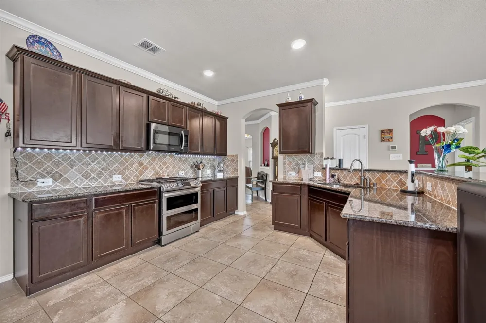 1332 Foxglove Lane Burleson, TX 76028