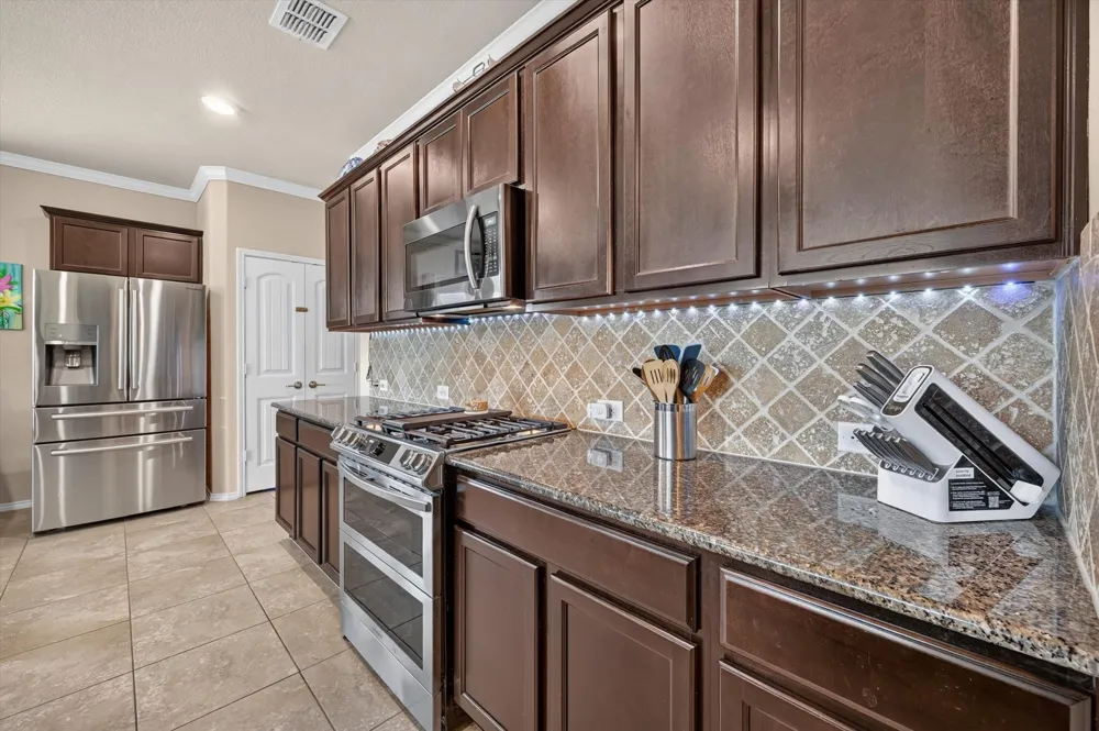 1332 Foxglove Lane Burleson, TX 76028