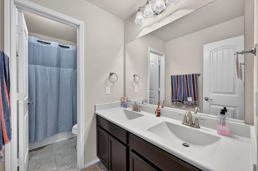 1332 Foxglove Lane Burleson, TX 76028