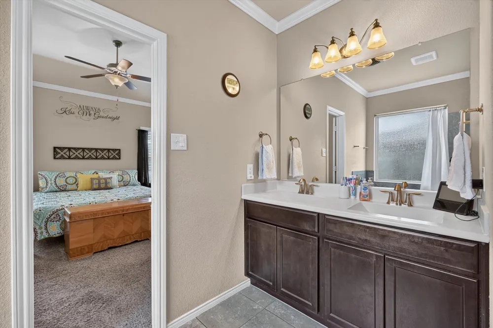 1332 Foxglove Lane Burleson, TX 76028