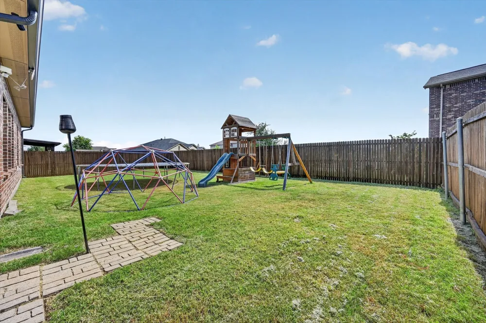 1332 Foxglove Lane Burleson, TX 76028