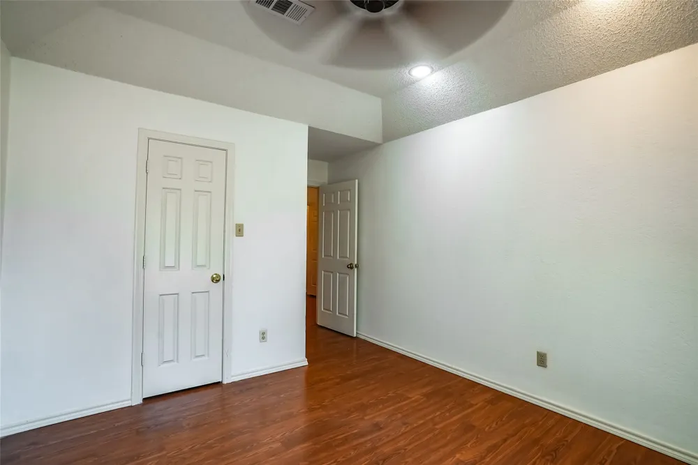 1123 Shady Oak Trail Mansfield, TX 76063