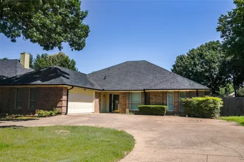 1123 Shady Oak Trail