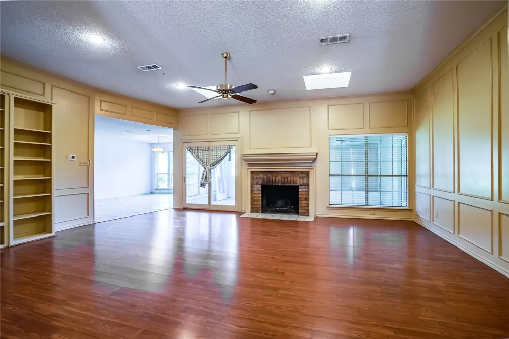 1123 Shady Oak Trail Mansfield, TX 76063