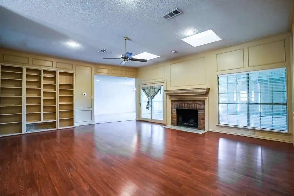 1123 Shady Oak Trail Mansfield, TX 76063
