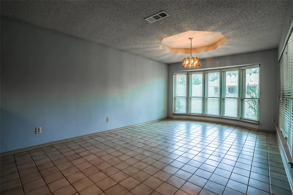 1123 Shady Oak Trail Mansfield, TX 76063