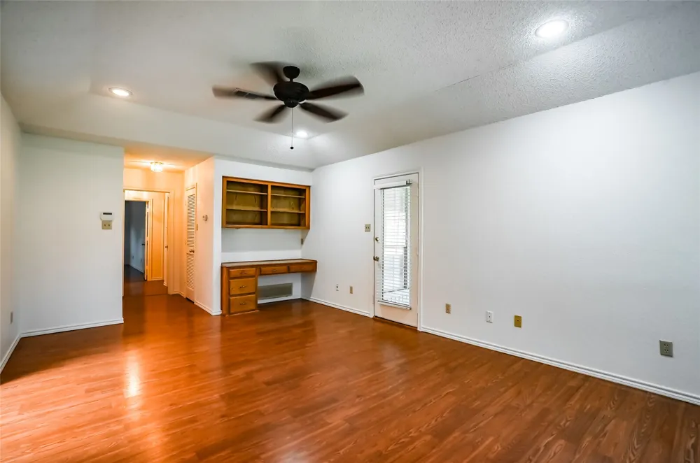 1123 Shady Oak Trail Mansfield, TX 76063