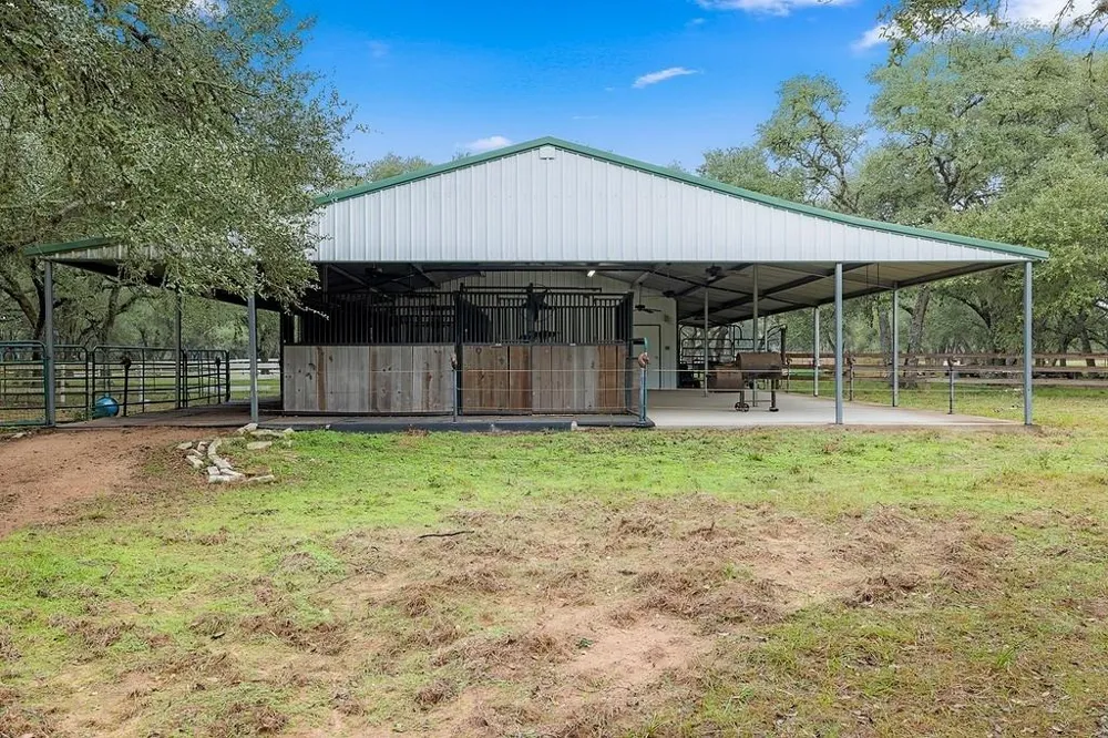 1131 Greak Road Sheridan, TX 77475
