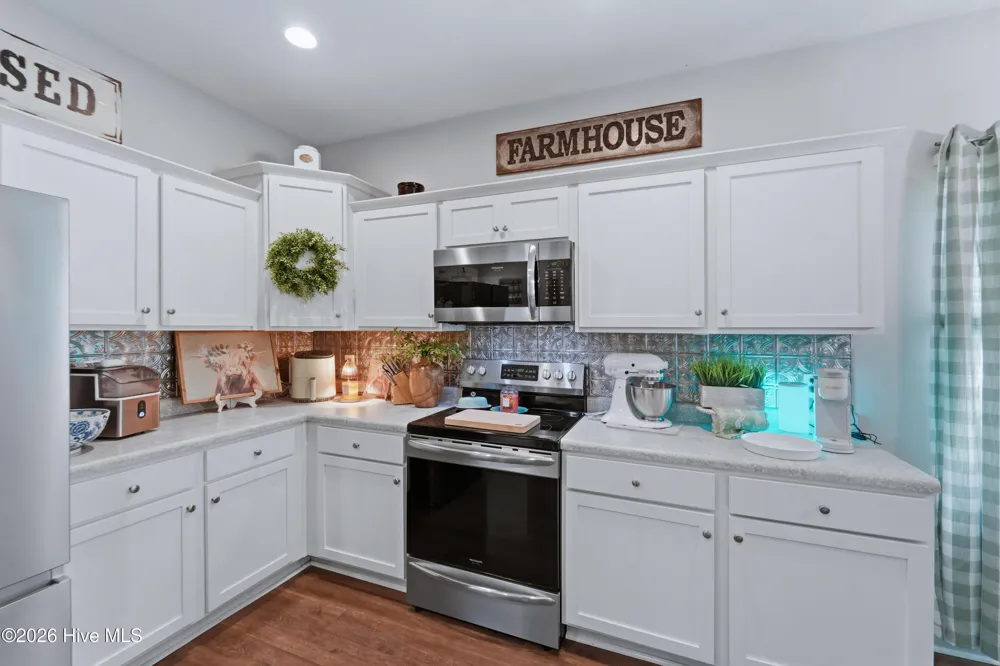 504 Everett Glades Sneads Ferry, NC 28460