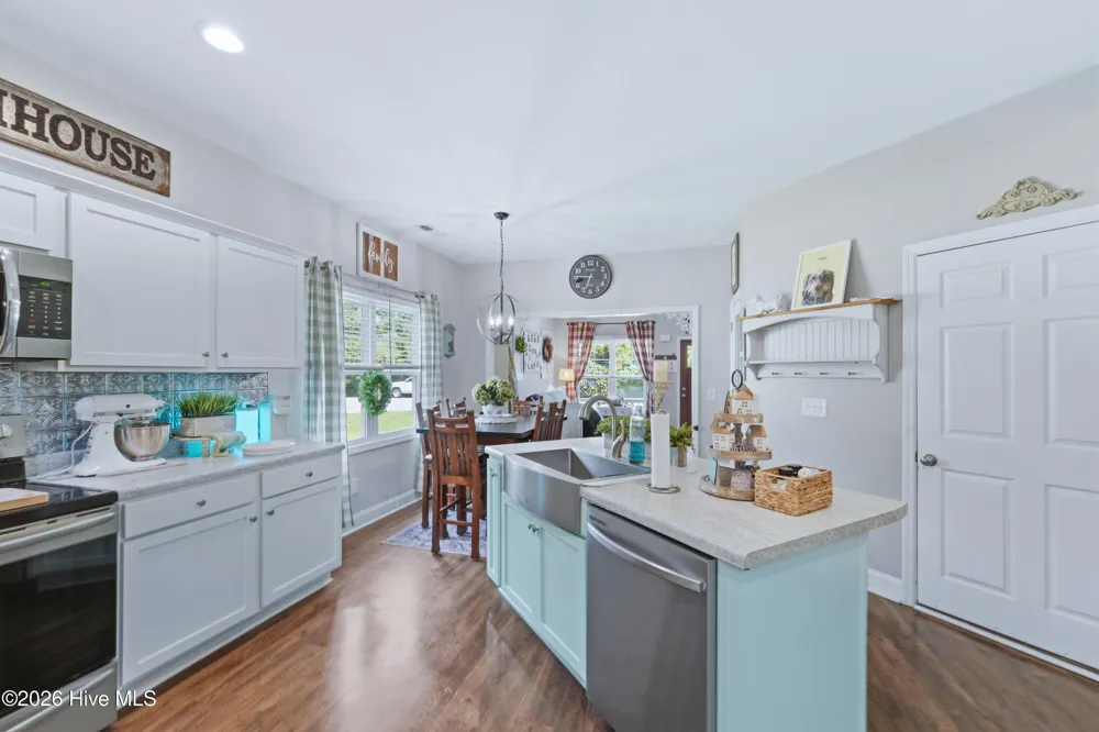 504 Everett Glades Sneads Ferry, NC 28460