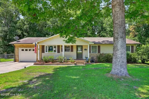 3 Dobbs Circle
