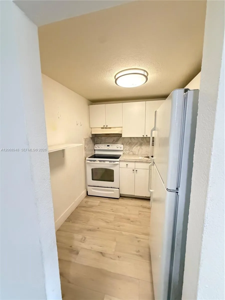 606 W 81st St #209 Hialeah, FL 33014
