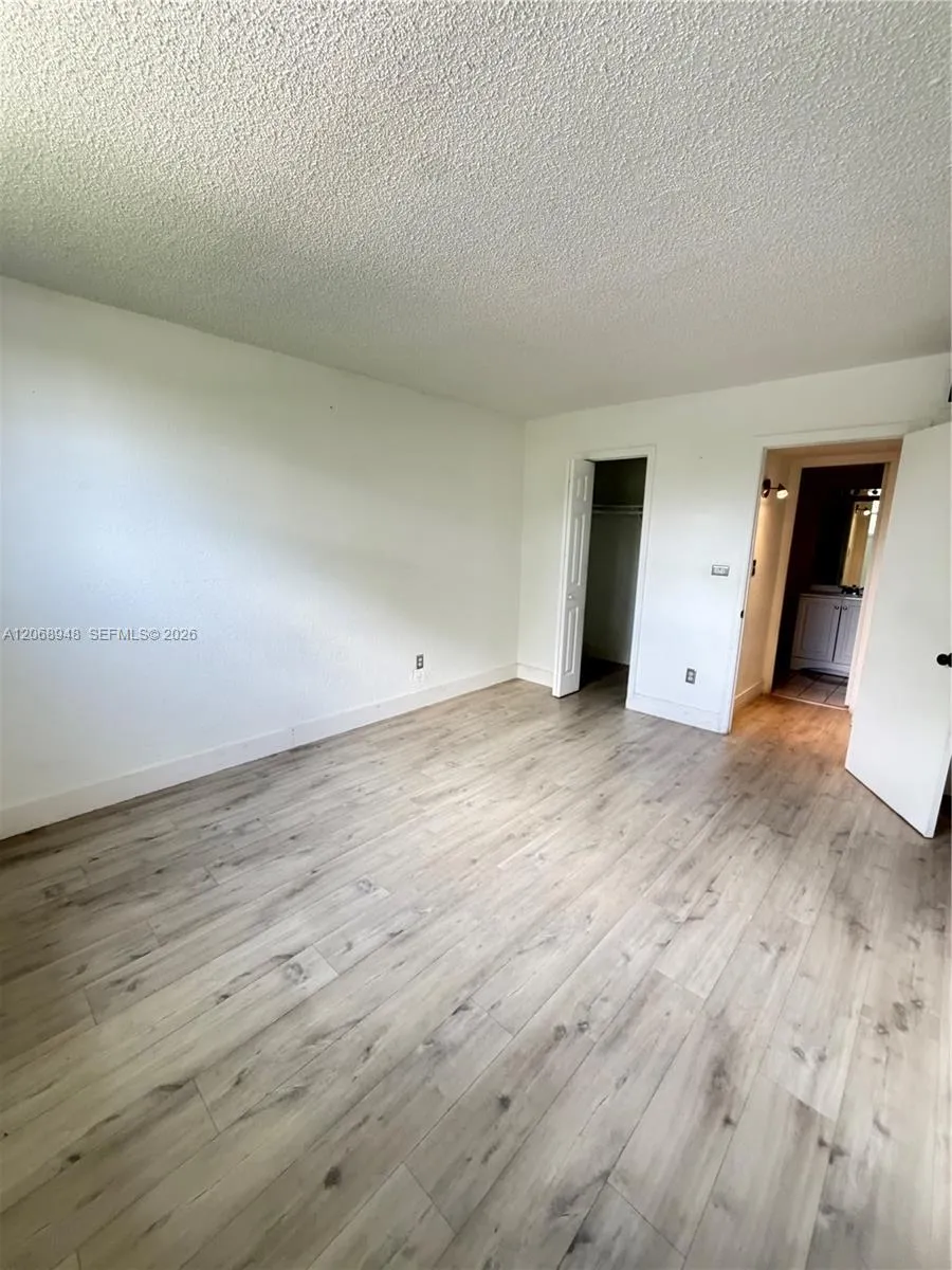 606 W 81st St #209 Hialeah, FL 33014