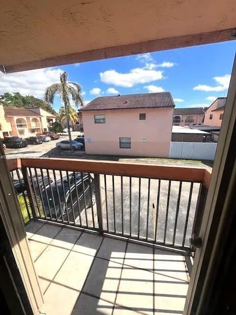 5274 W 25th Ln #206 Hialeah, FL 33016