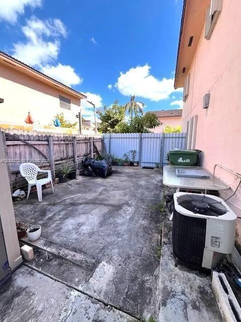 5274 W 25th Ln #206 Hialeah, FL 33016