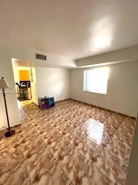 5274 W 25th Ln #206 Hialeah, FL 33016