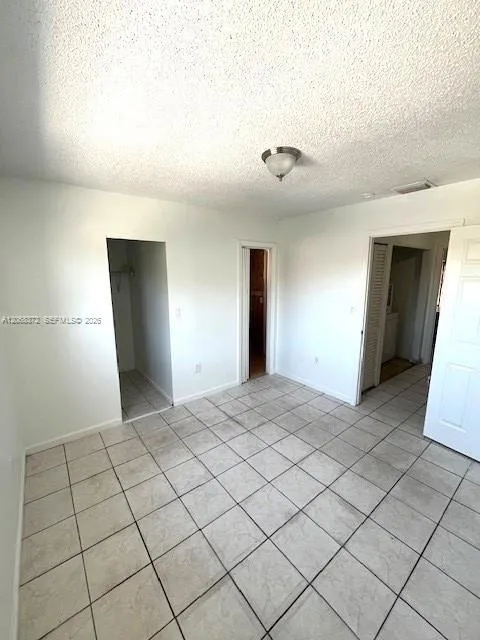 5274 W 25th Ln #206 Hialeah, FL 33016