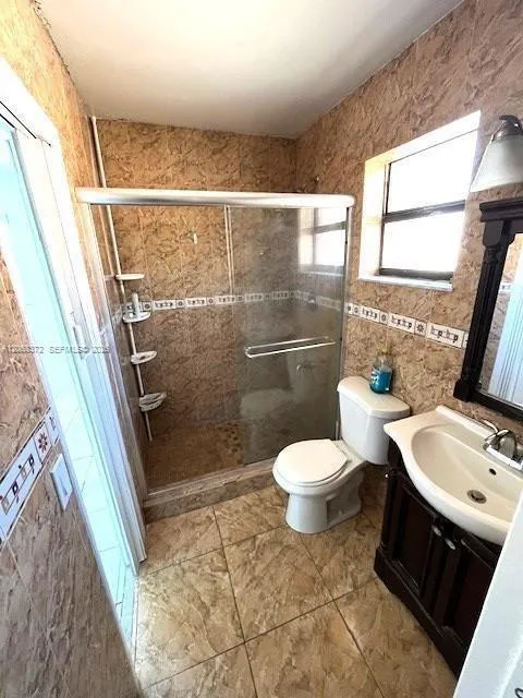 5274 W 25th Ln #206 Hialeah, FL 33016
