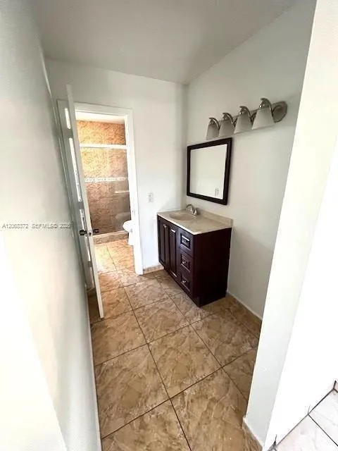 5274 W 25th Ln #206 Hialeah, FL 33016