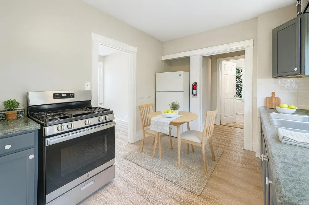 1517 James Street Kalamazoo City, MI 49001