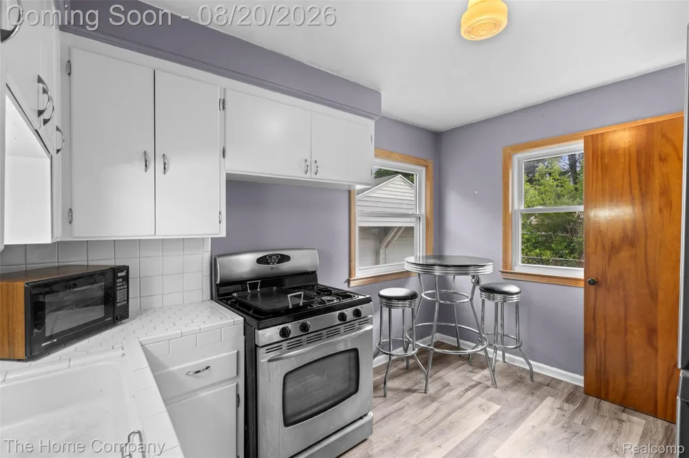 12924 Norborne Redford Charter Township, MI 48239