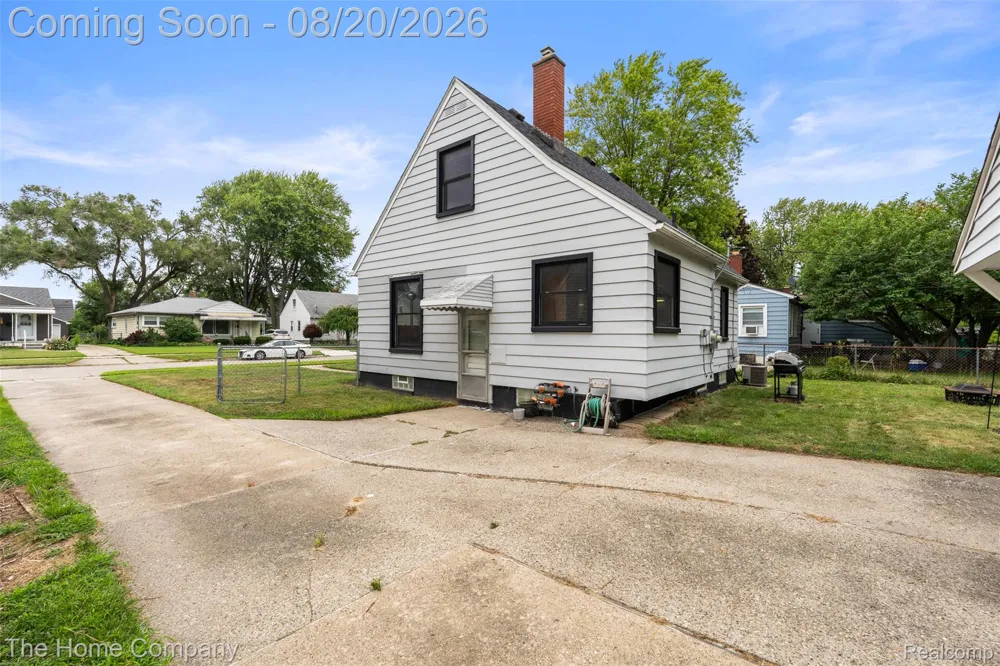 12924 Norborne Redford Charter Township, MI 48239