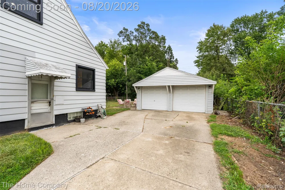 12924 Norborne Redford Charter Township, MI 48239