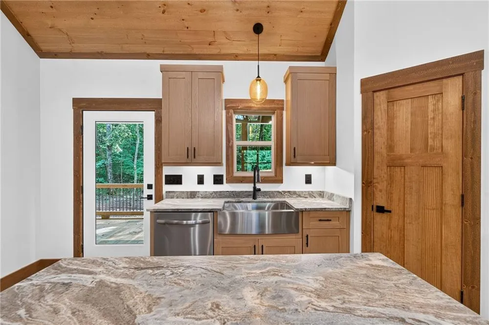 116 Reindeer Lane Talking Rock, GA 30175