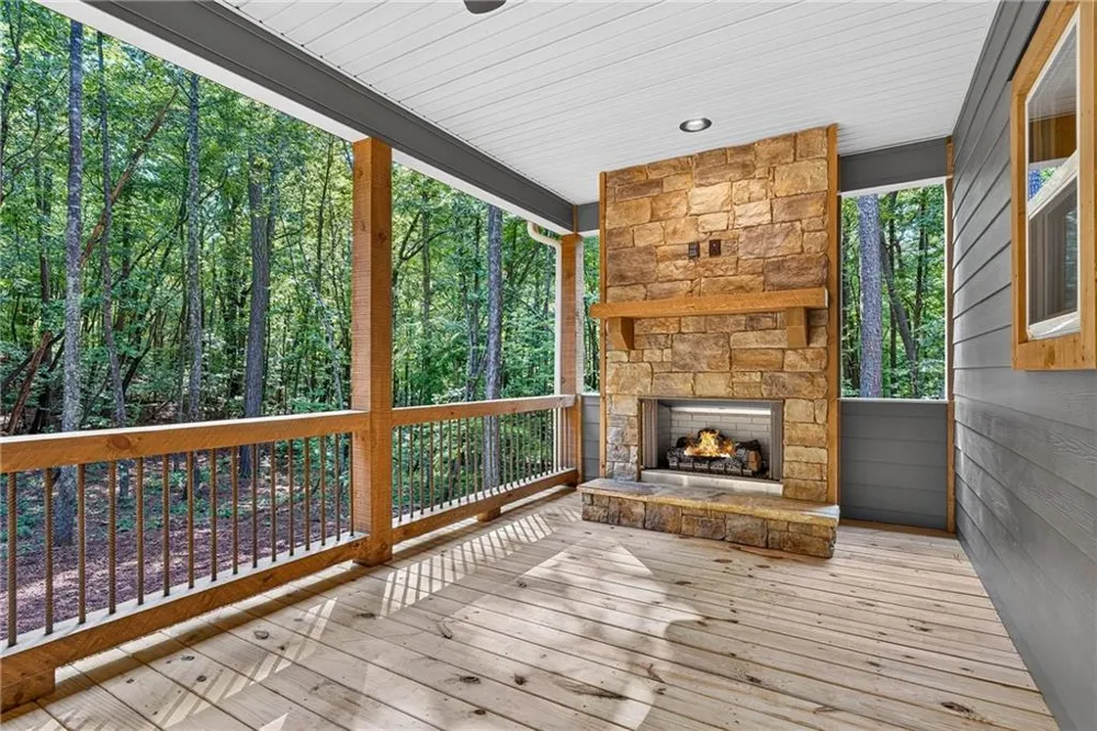 116 Reindeer Lane Talking Rock, GA 30175