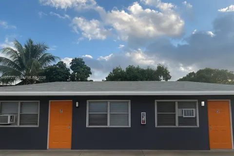 2865 NW 22nd Ave #1