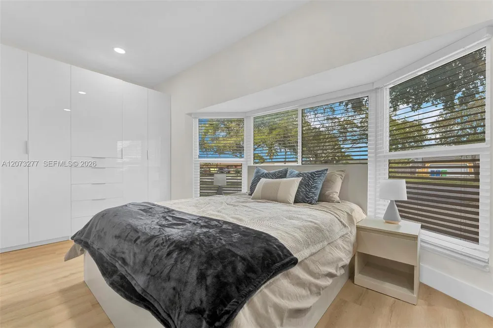 10430 Sunset Strip #S Sunrise, FL 33322