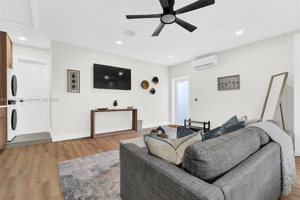 10430 Sunset Strip #S Sunrise, FL 33322