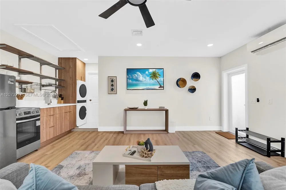 10430 Sunset Strip #S Sunrise, FL 33322