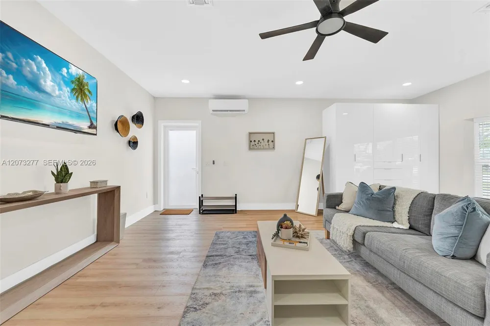10430 Sunset Strip #S Sunrise, FL 33322