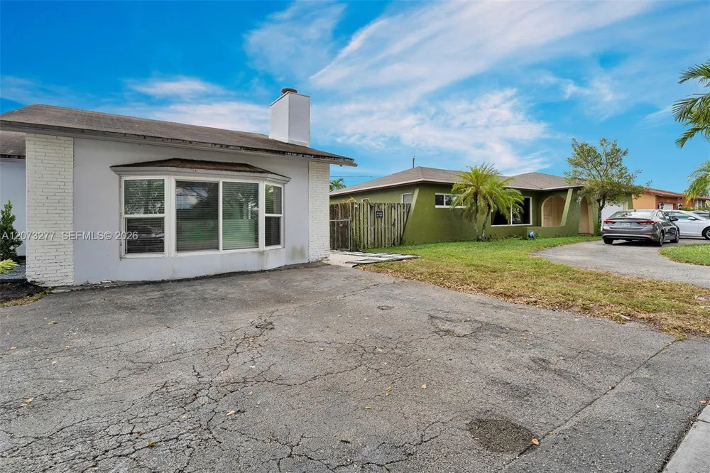 10430 Sunset Strip #S Sunrise, FL 33322