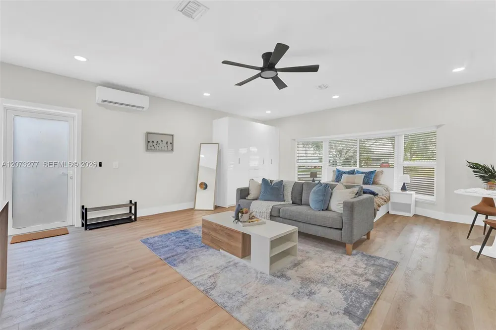 10430 Sunset Strip #S Sunrise, FL 33322