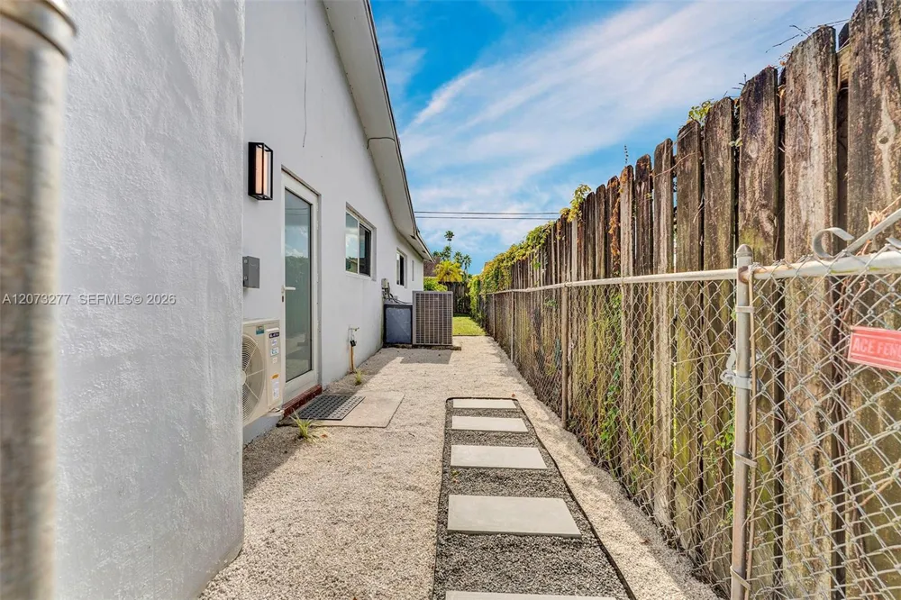 10430 Sunset Strip #S Sunrise, FL 33322