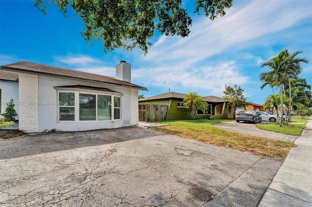 10430 Sunset Strip #S Sunrise, FL 33322