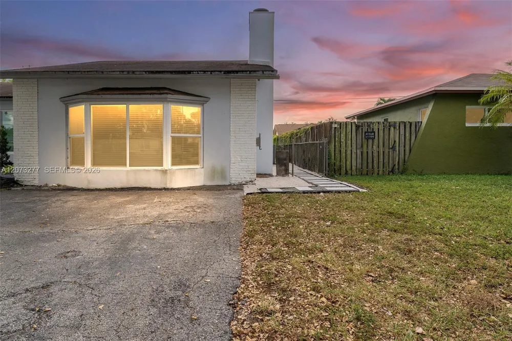 10430 Sunset Strip #S Sunrise, FL 33322