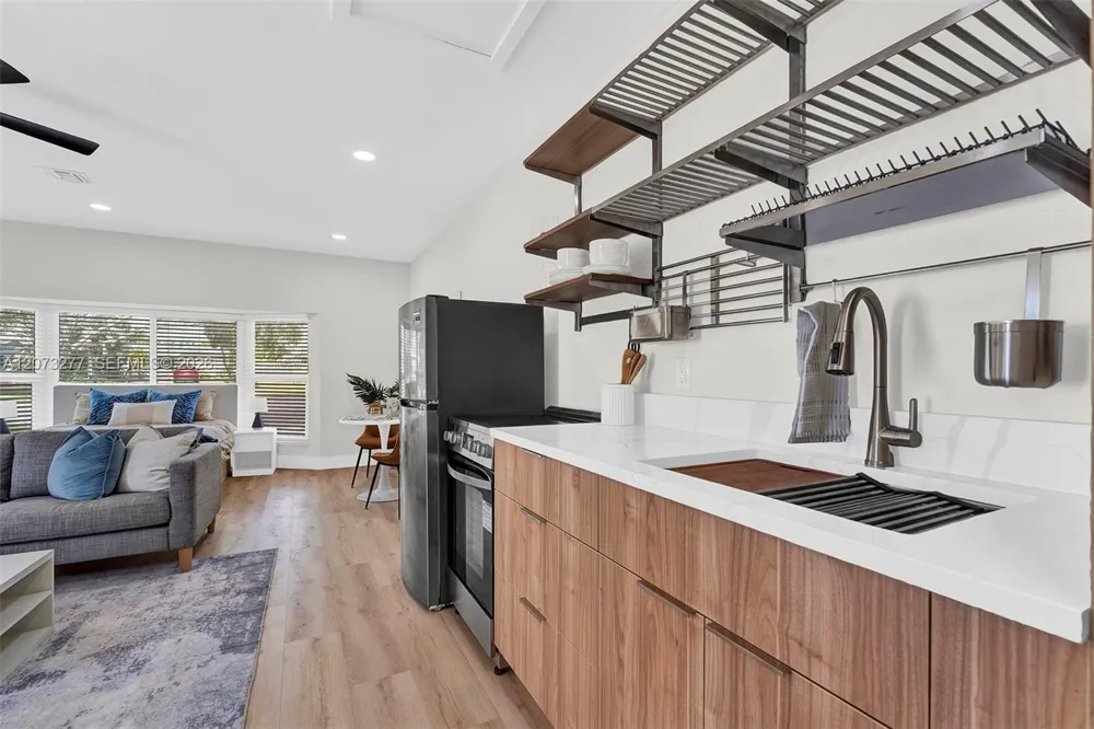 10430 Sunset Strip #S Sunrise, FL 33322