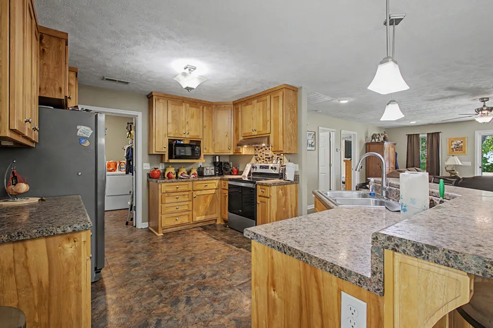 7719 Elkton Pike Prospect, TN 38477
