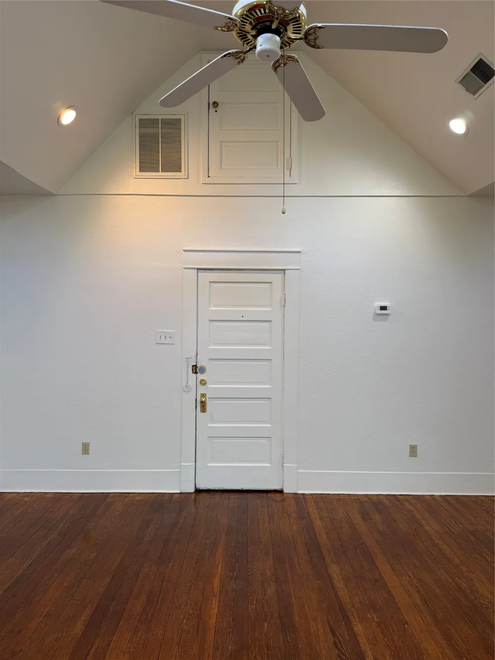 715 W Hickory #A4 Denton, TX 76201