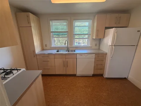 715 W Hickory #A4