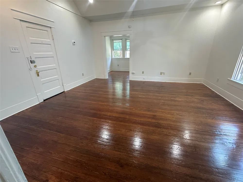 715 W Hickory #A4 Denton, TX 76201
